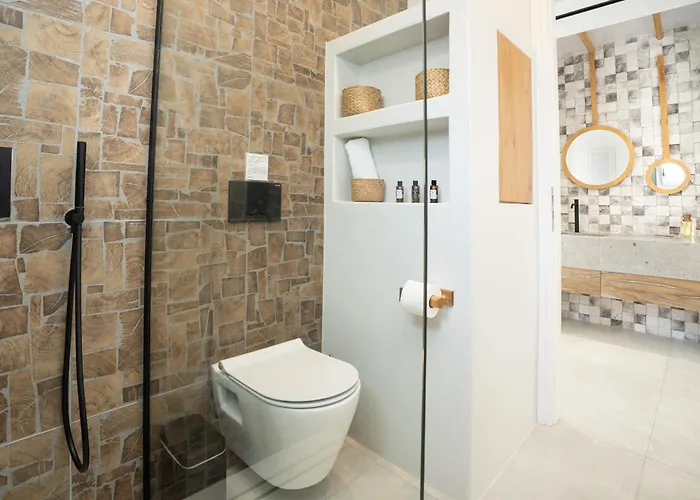 Aurora * Pera Gyalos